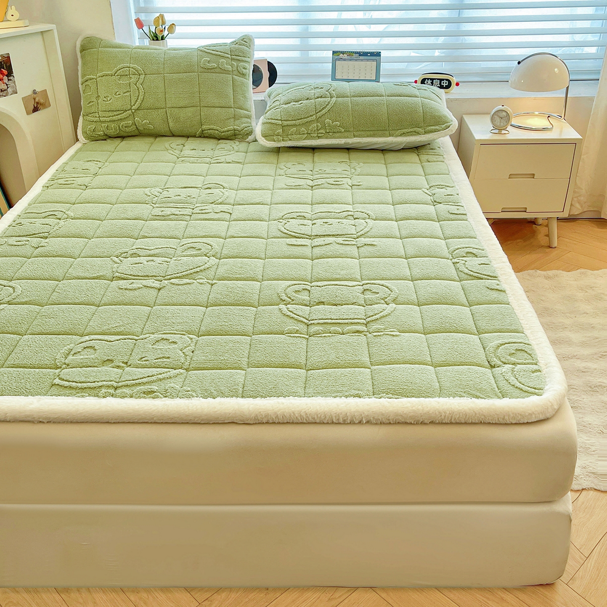 91家纺网 家纺一手货源 找家纺 予梦家纺 2025新款加厚塔芙绒床垫床褥床护垫（带卖点图和买家秀） 绅士熊 果绿