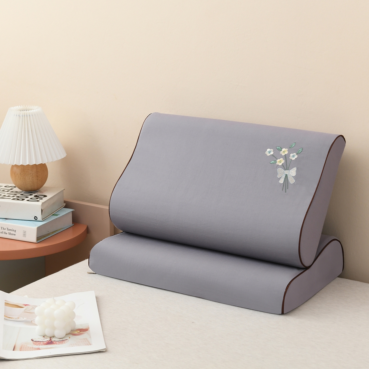 91家纺网 家纺一手货源 找家纺 小猫派 2025新款水洗棉枕套 灰花束