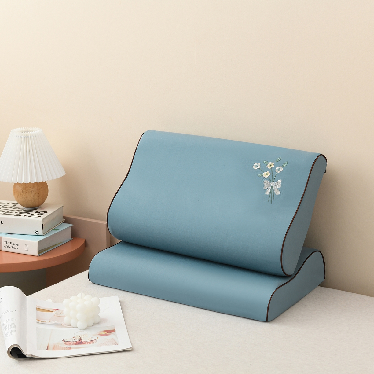 91家纺网 家纺一手货源 找家纺 小猫派 2025新款水洗棉枕套 蓝花束