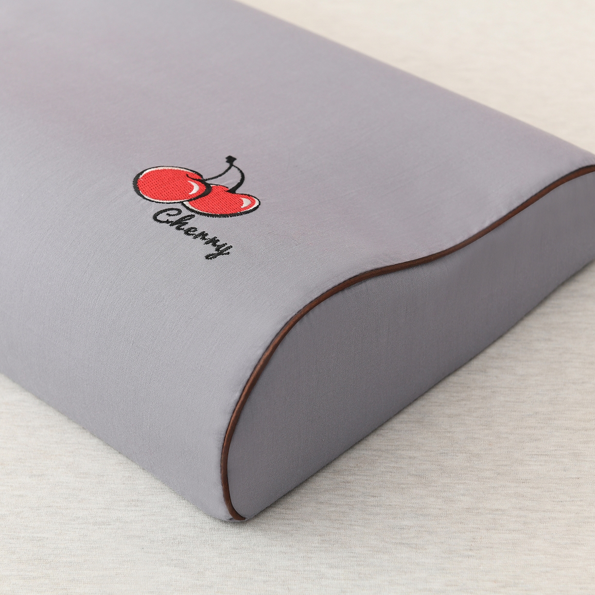 91家纺网 家纺一手货源 找家纺 小猫派 2025新款水洗棉枕套 灰樱桃