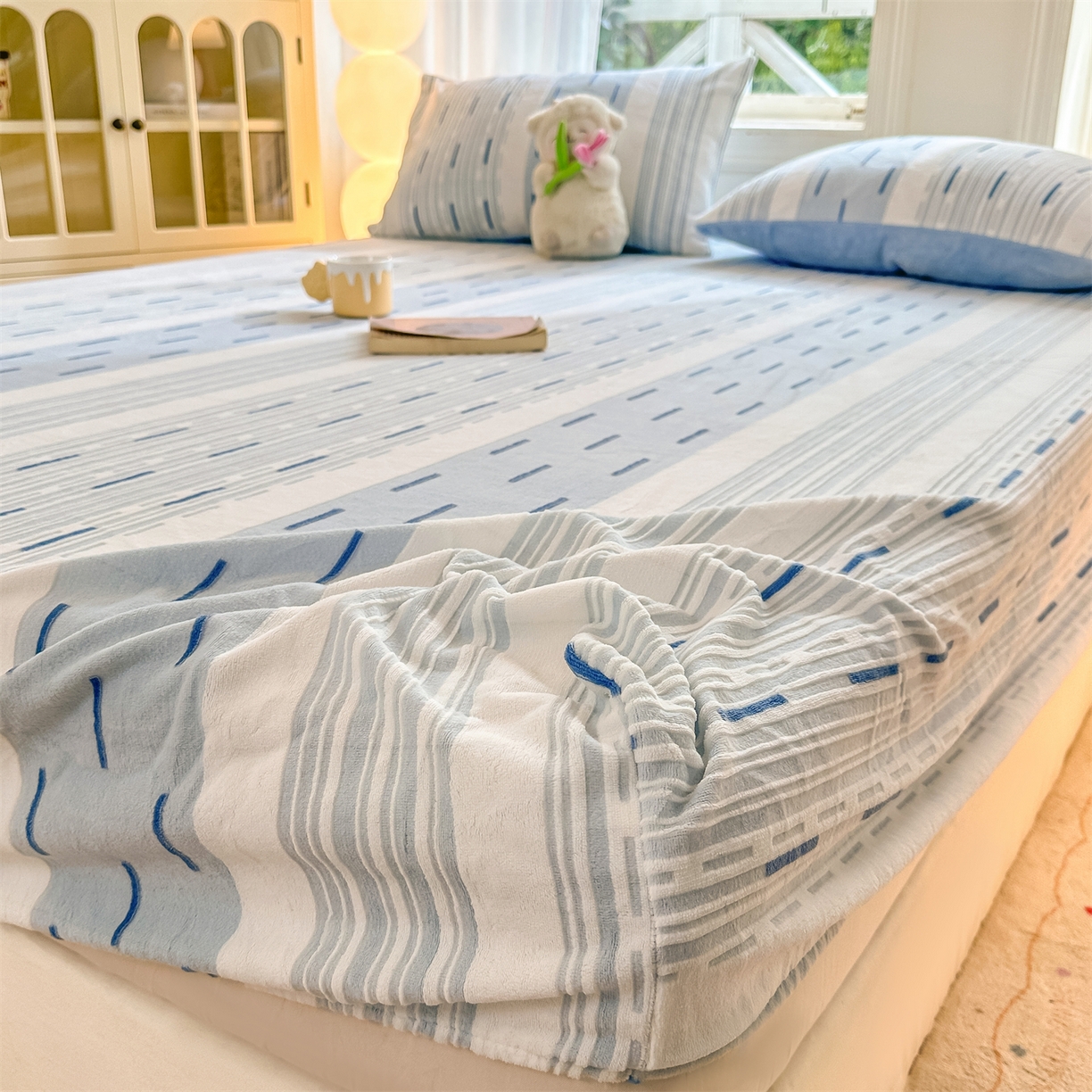 91家纺网 家纺一手货源 找家纺 （总）灰鲸 2025新款立体雕花牛奶绒床笠