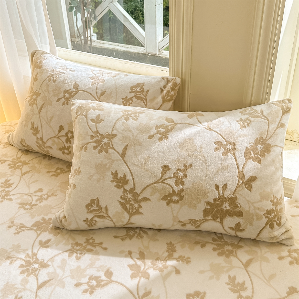 91家纺网 家纺一手货源 找家纺 灰鲸 2025新款立体雕花牛奶绒床笠 繁花-杏