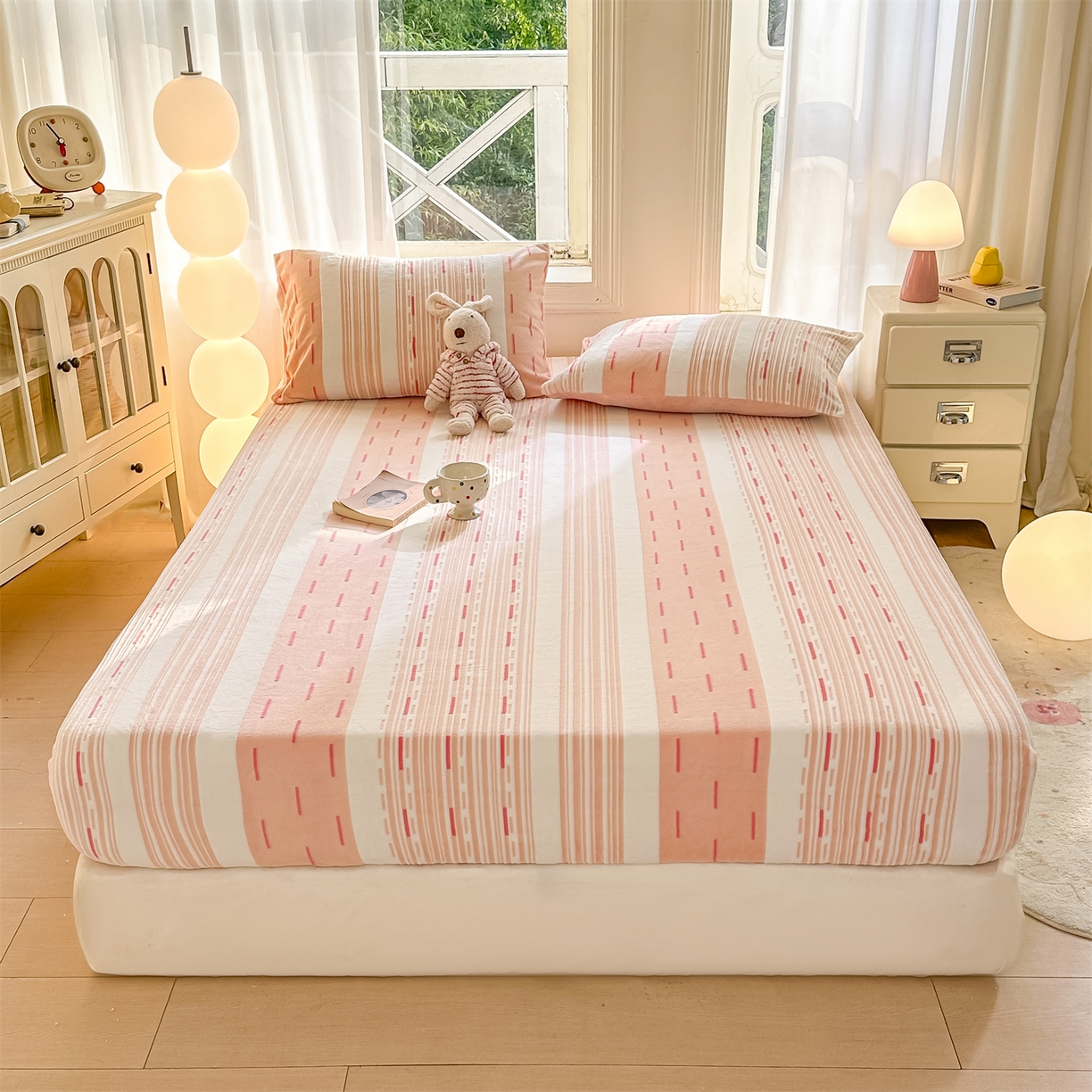 91家纺网 家纺一手货源 找家纺 灰鲸 2025新款立体雕花牛奶绒床笠 速写-粉