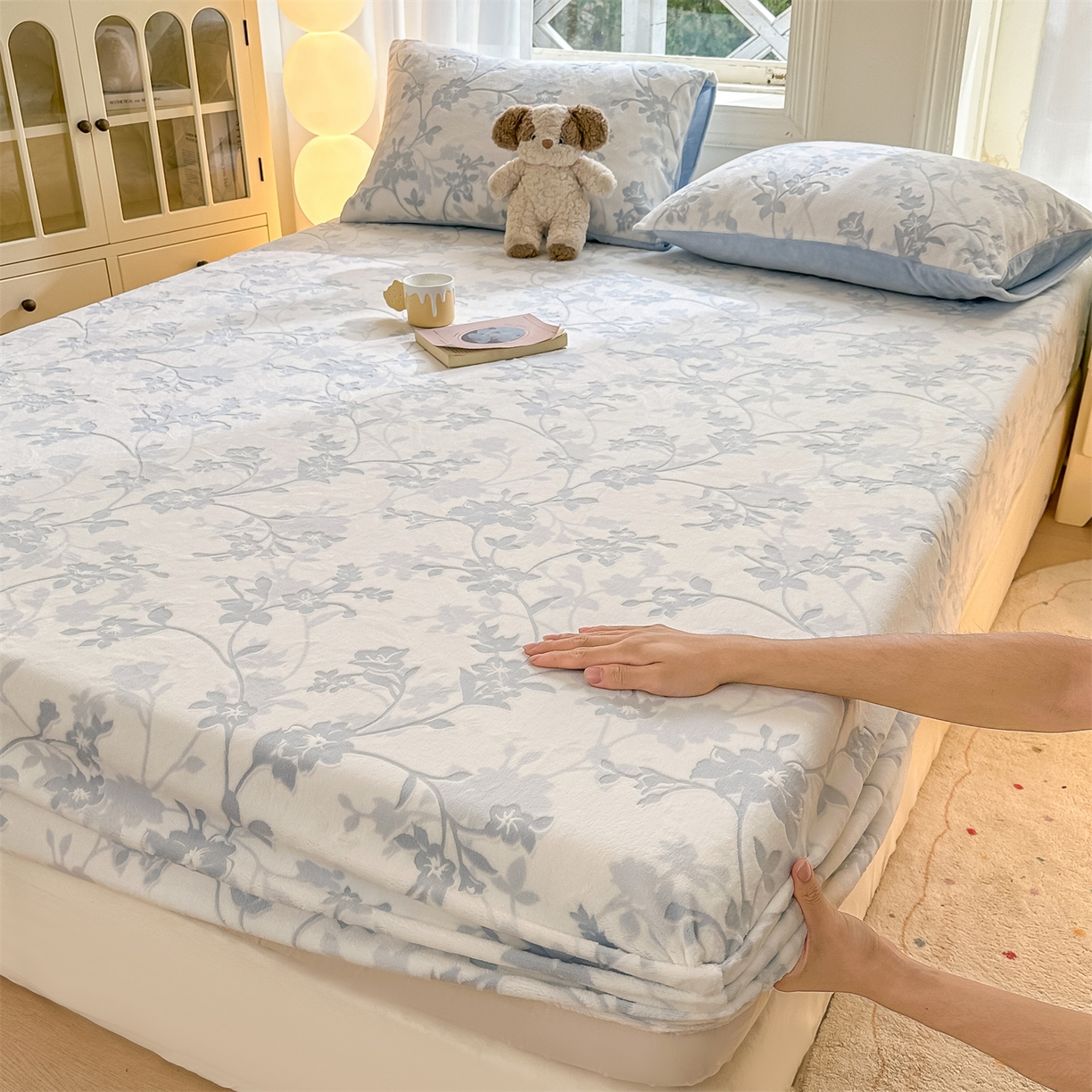 灰鲸 2025新款立体雕花牛奶绒床笠 繁花-蓝