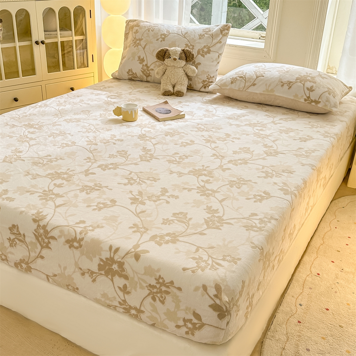 91家纺网 家纺一手货源 找家纺 灰鲸 2025新款立体雕花牛奶绒床笠 繁花-杏