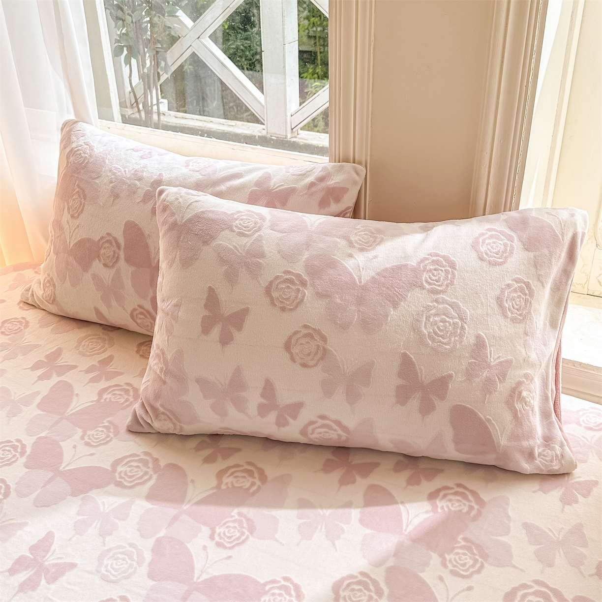 91家纺网 家纺一手货源 找家纺 灰鲸 2025新款立体雕花牛奶绒床笠 蝶花-粉