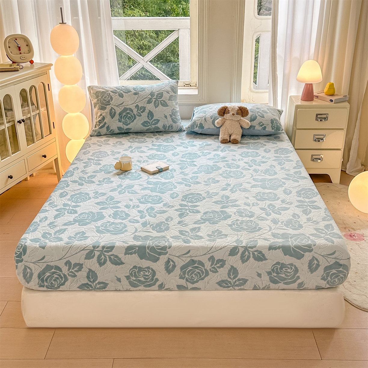 91家纺网 家纺一手货源 找家纺 灰鲸 2025新款立体雕花牛奶绒床笠 爱意-蓝