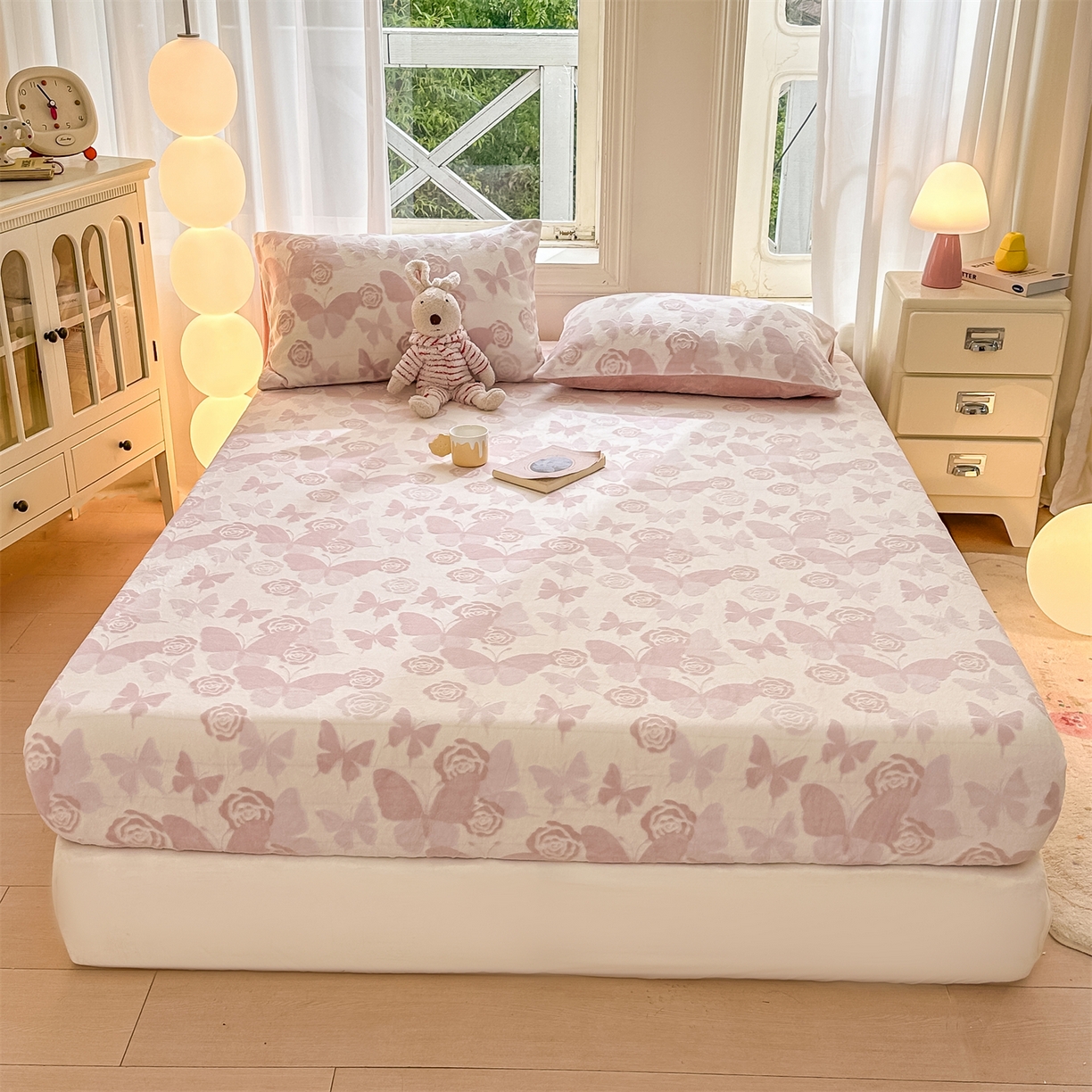 91家纺网 家纺一手货源 找家纺 灰鲸 2025新款立体雕花牛奶绒床笠 蝶花-粉