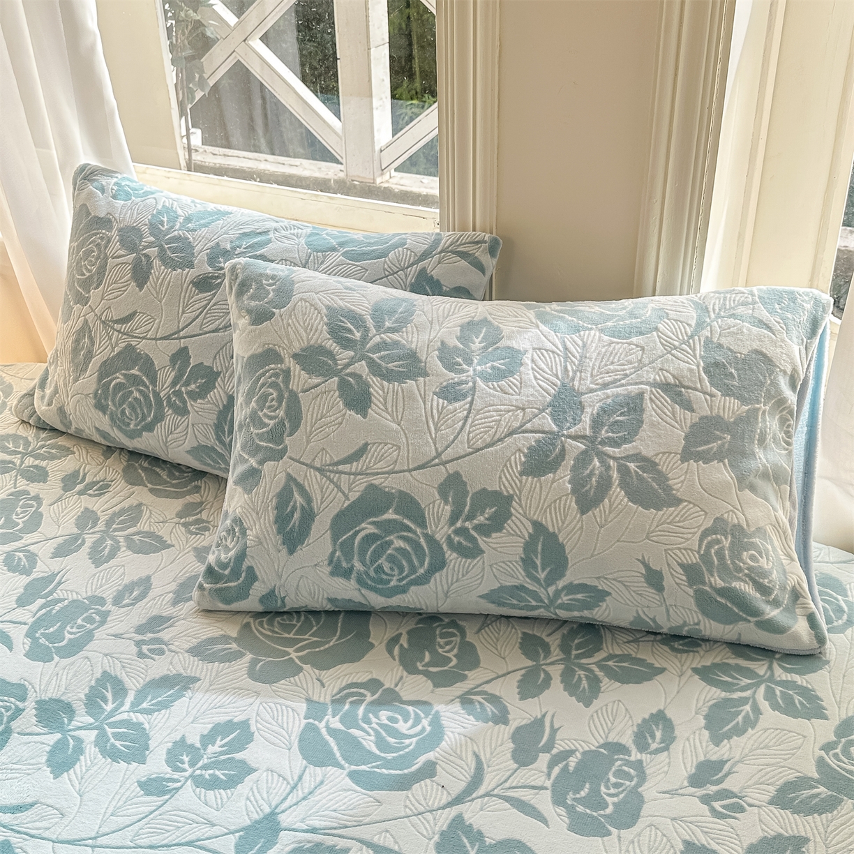 91家纺网 家纺一手货源 找家纺 灰鲸 2025新款立体雕花牛奶绒床笠 爱意-蓝