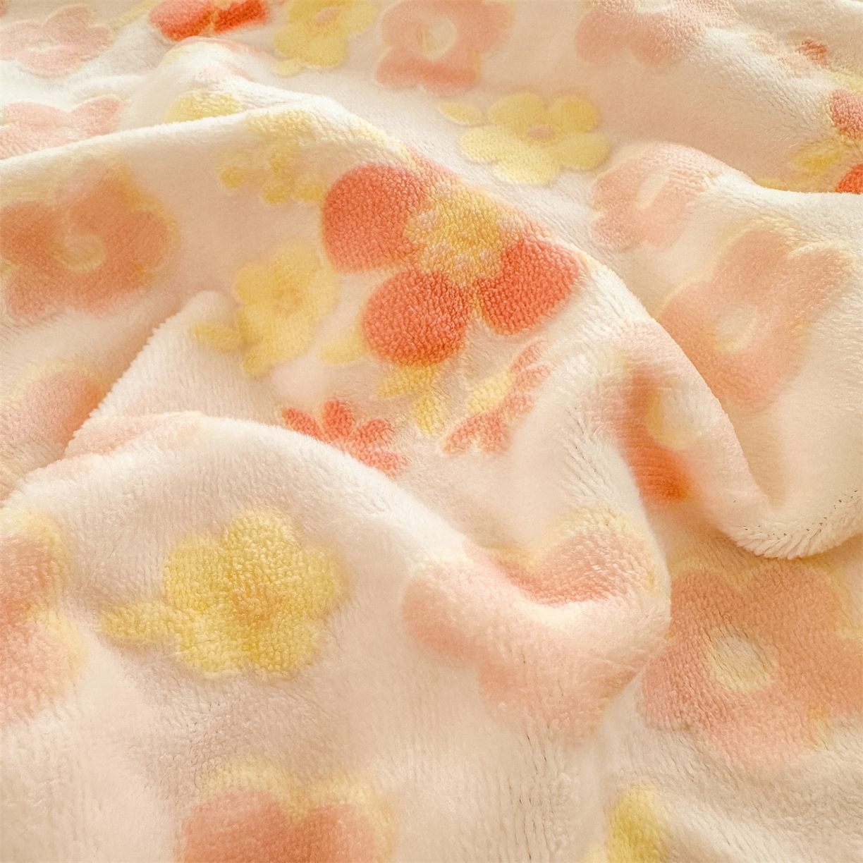 91家纺网 家纺一手货源 找家纺 灰鲸 2025新款立体雕花牛奶绒床笠 花海-粉