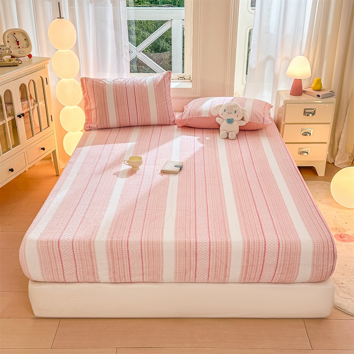 91家纺网 家纺一手货源 找家纺 灰鲸 2025新款立体雕花牛奶绒床笠 泛歌-粉