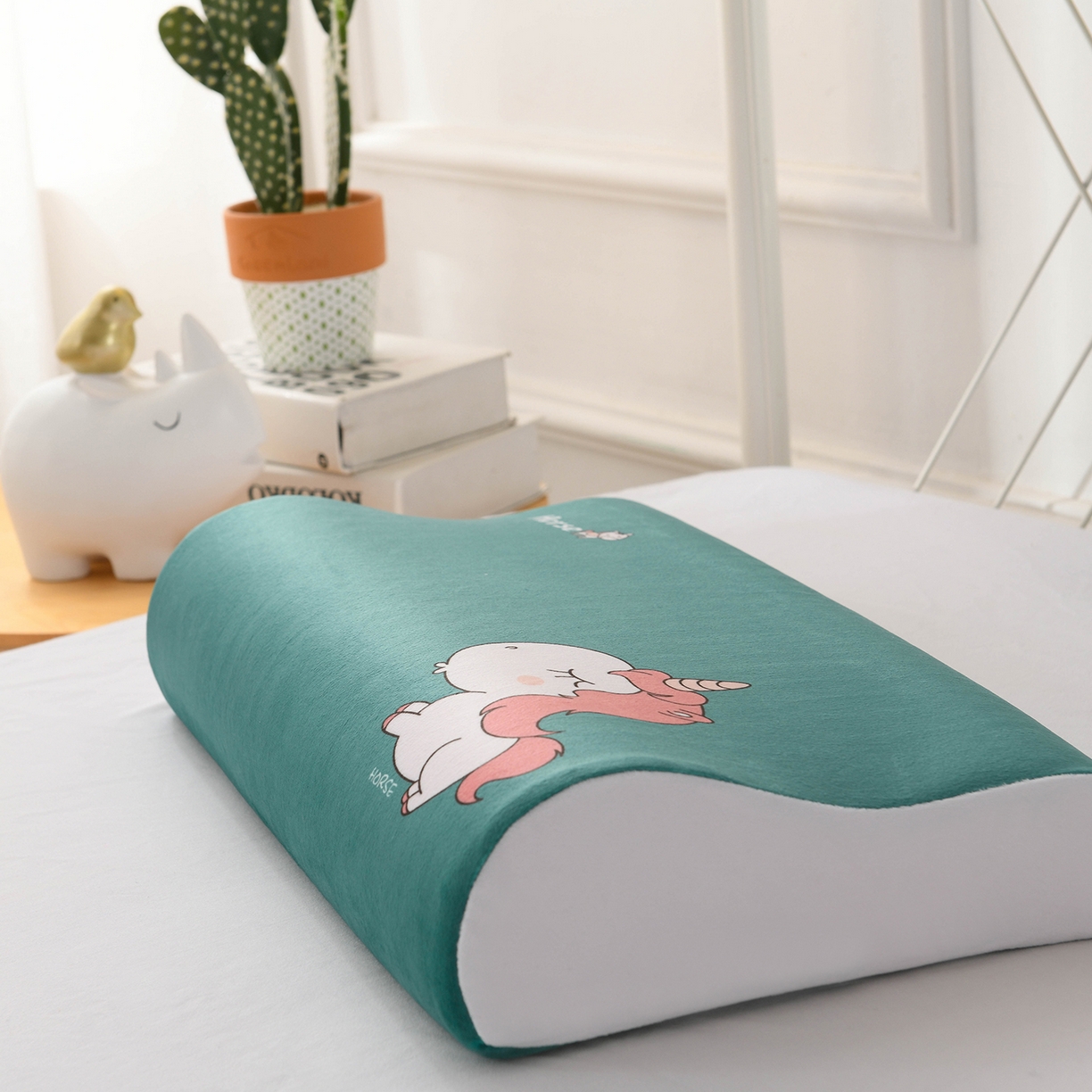 91家纺网 家纺一手货源 找家纺 小猫派 2025新款水晶绒12生肖枕套 马