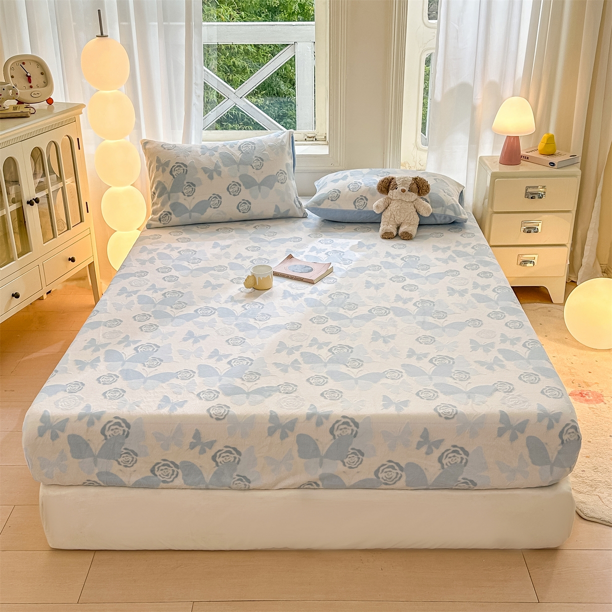 91家纺网 家纺一手货源 找家纺 灰鲸 2025新款立体雕花牛奶绒床笠 蝶花-蓝