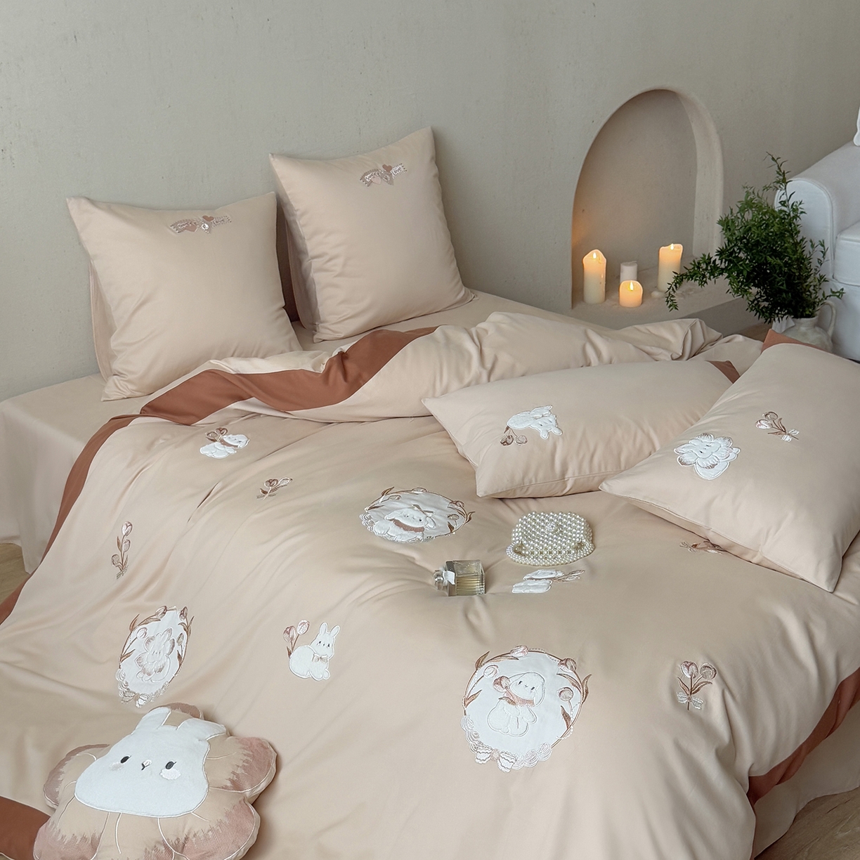 91家纺网 家纺一手货源 找家纺 佳汐蓝家纺 2025秋冬新款磨毛四件套系列 郁见兔-卡其