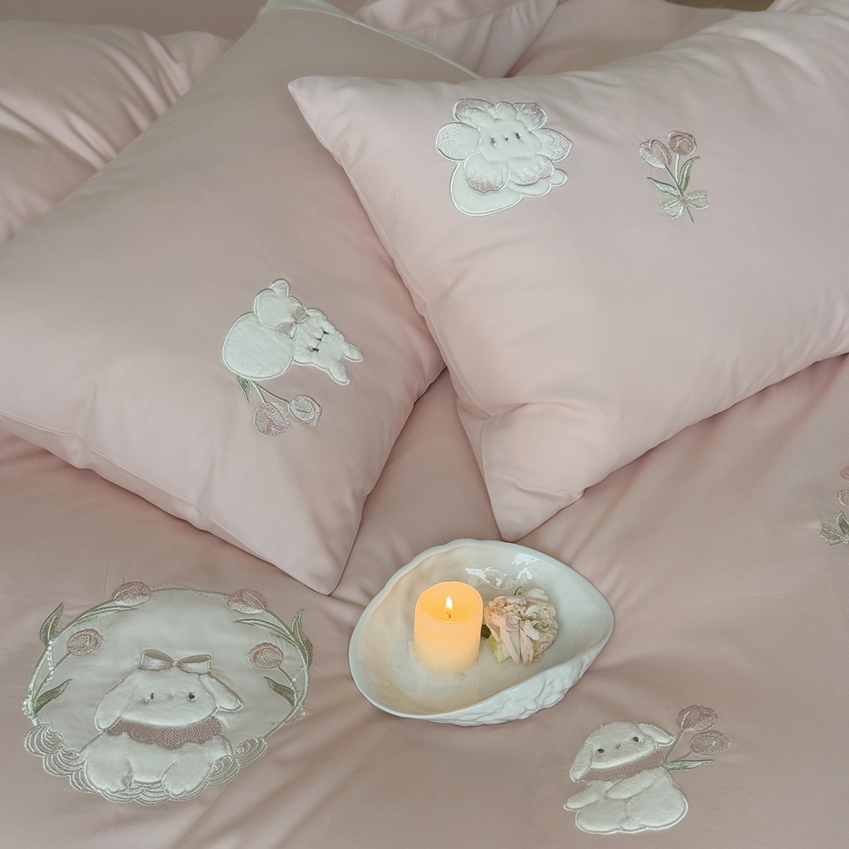 91家纺网 家纺一手货源 找家纺 佳汐蓝家纺 2025秋冬新款磨毛四件套系列 郁见兔-粉