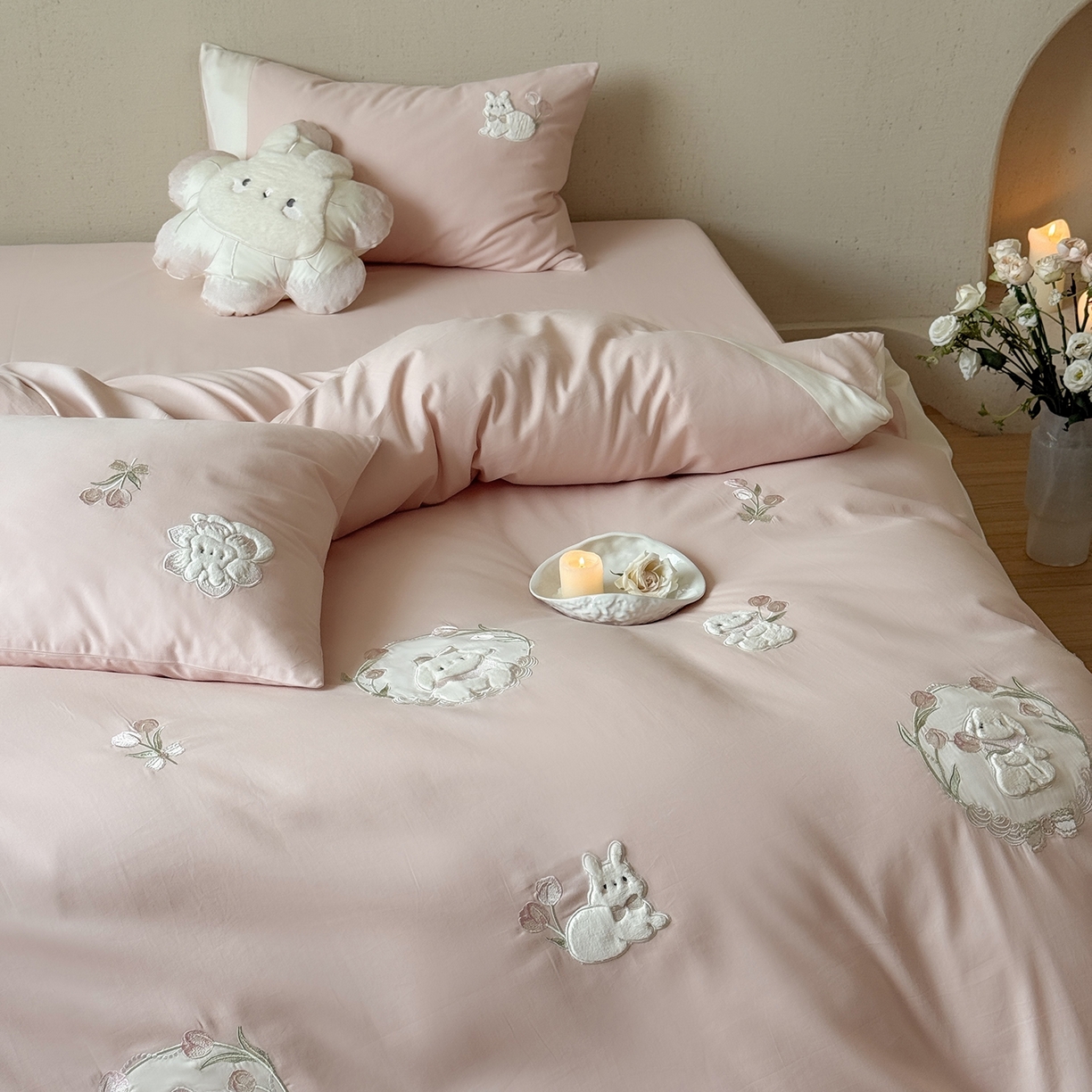 91家纺网 家纺一手货源 找家纺 佳汐蓝家纺 2025秋冬新款磨毛四件套系列 郁见兔-粉