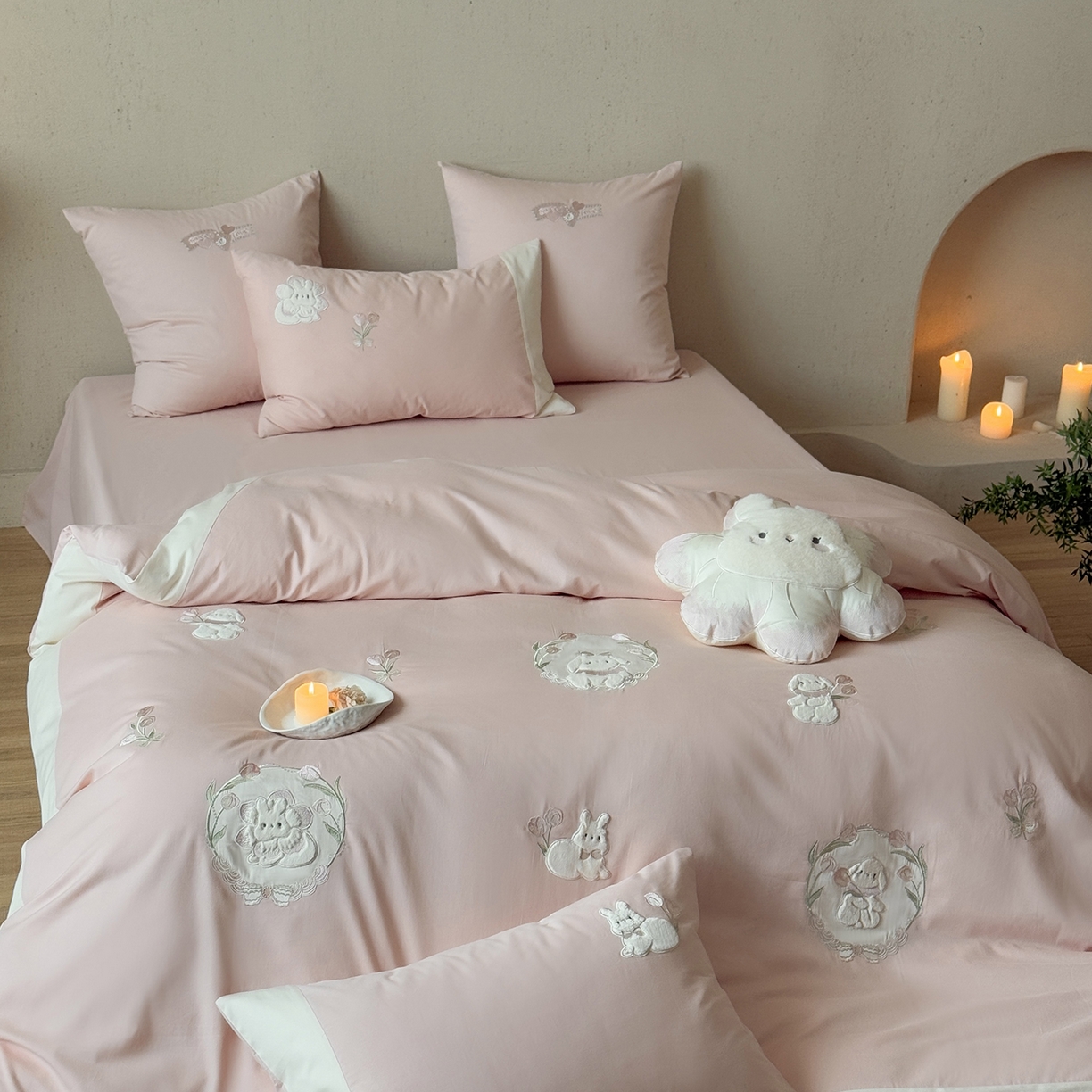 91家纺网 家纺一手货源 找家纺 佳汐蓝家纺 2025秋冬新款磨毛四件套系列 郁见兔-粉