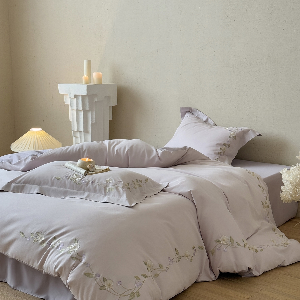 91家纺网 家纺一手货源 找家纺 佳汐蓝家纺 2025秋冬新款磨毛四件套系列 蔓语樱梦-紫