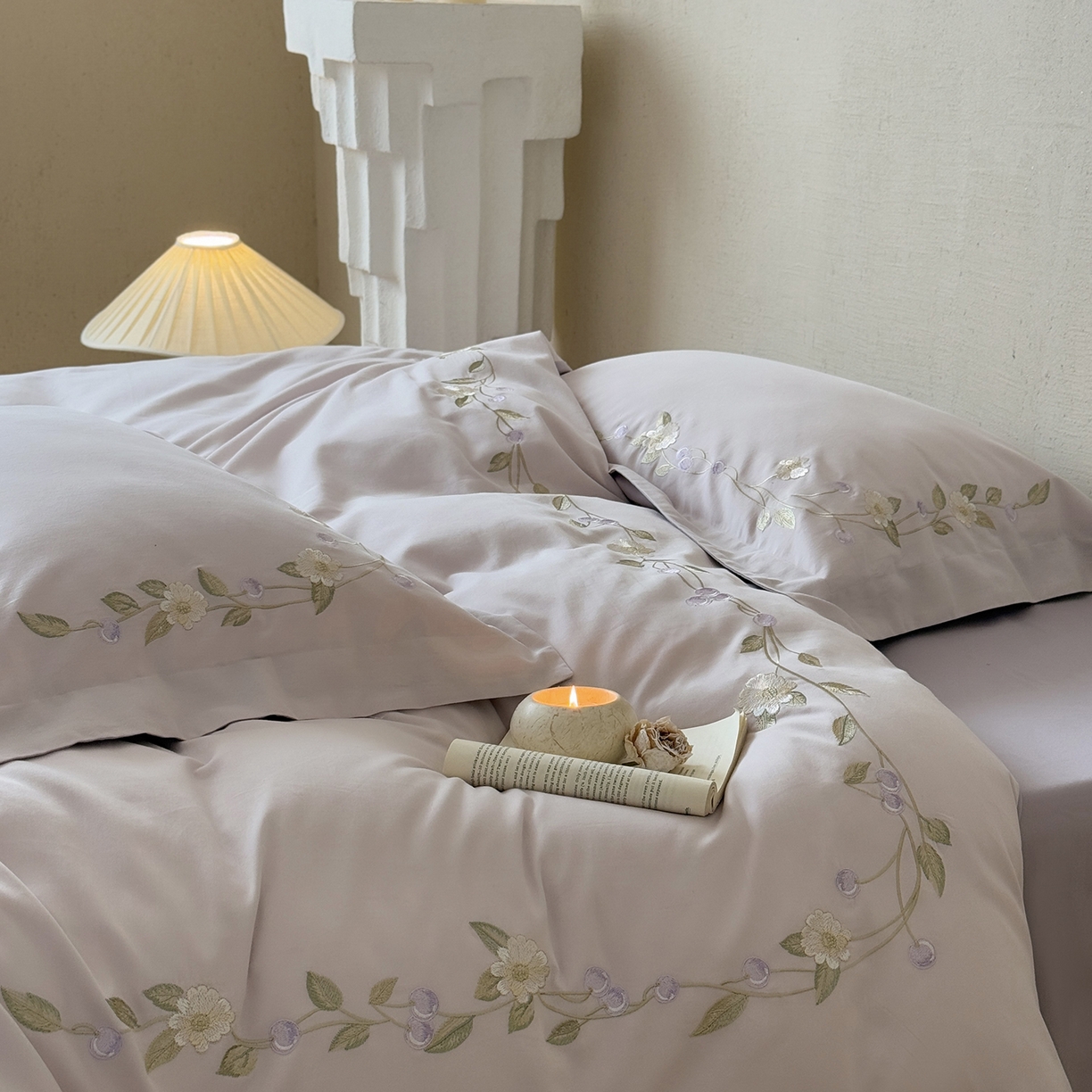 91家纺网 家纺一手货源 找家纺 佳汐蓝家纺 2025秋冬新款磨毛四件套系列 蔓语樱梦-紫