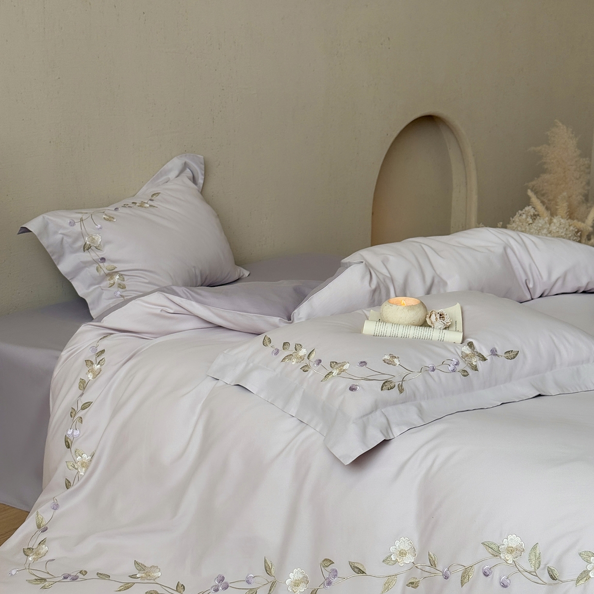 91家纺网 家纺一手货源 找家纺 佳汐蓝家纺 2025秋冬新款磨毛四件套系列 蔓语樱梦-紫