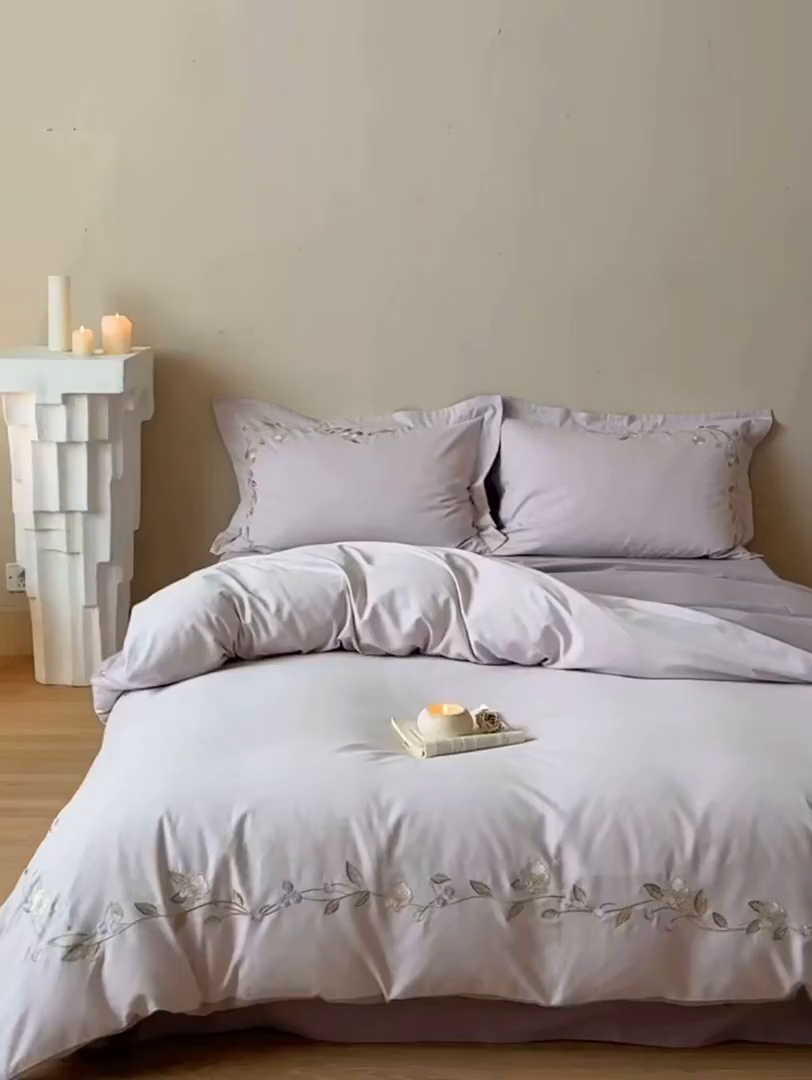 91家纺网 家纺一手货源 找家纺 佳汐蓝家纺 2025秋冬新款磨毛四件套系列 蔓语樱梦-紫