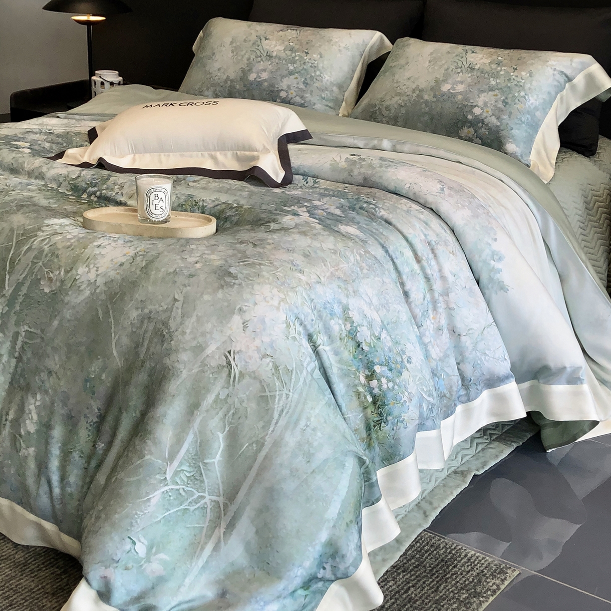 91家纺网 家纺一手货源 找家纺 佳汐蓝家纺 2025新款奶基米磨毛四件套系列 松蓝睡莲-青丘蓝