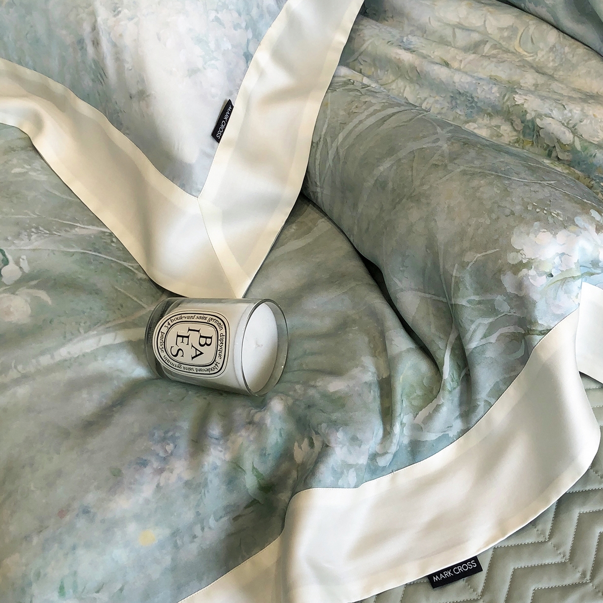 91家纺网 家纺一手货源 找家纺 佳汐蓝家纺 2025新款奶基米磨毛四件套系列 松蓝睡莲-青丘蓝