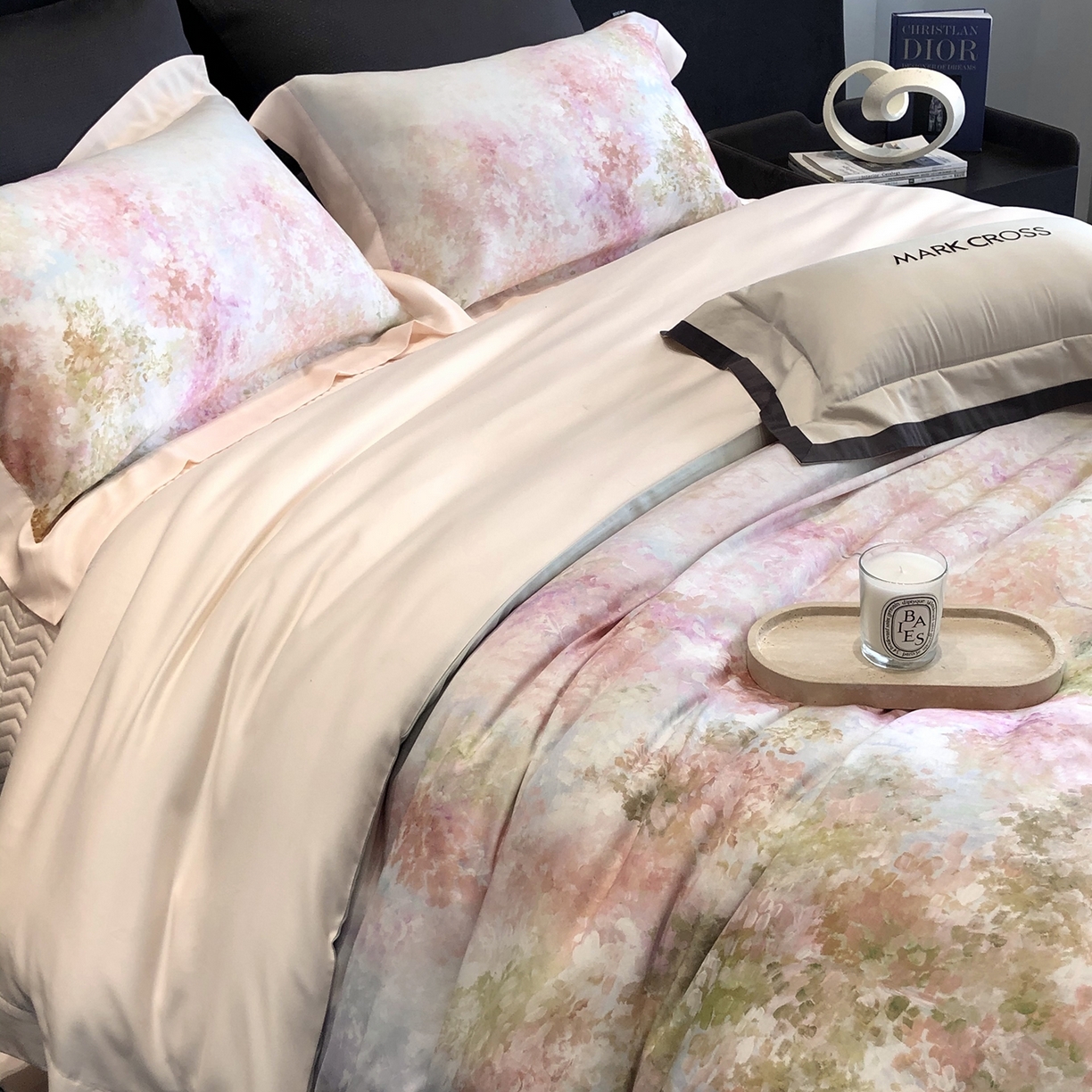 91家纺网 家纺一手货源 找家纺 佳汐蓝家纺 2025新款奶基米磨毛四件套系列 初恋-樱落粉