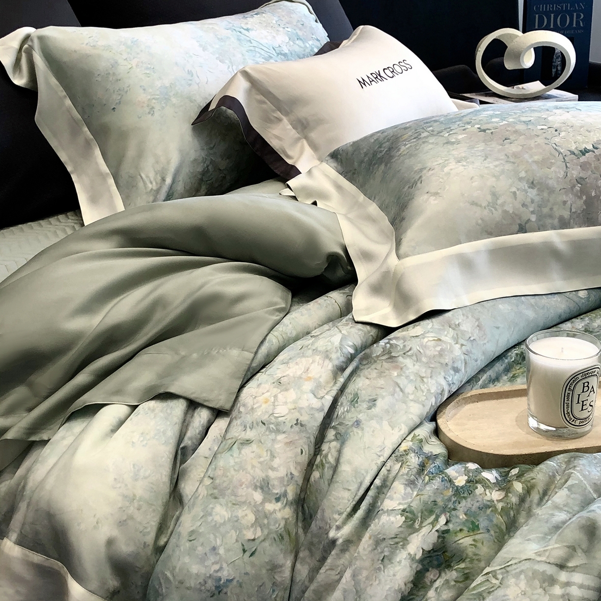 91家纺网 家纺一手货源 找家纺 佳汐蓝家纺 2025新款奶基米磨毛四件套系列 松蓝睡莲-青丘蓝