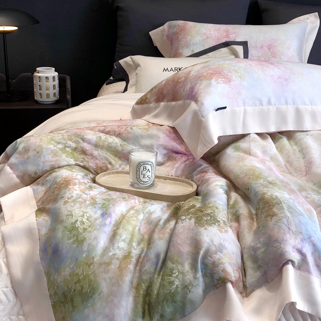 91家纺网 家纺一手货源 找家纺 佳汐蓝家纺 2025新款奶基米磨毛四件套系列 初恋-樱落粉