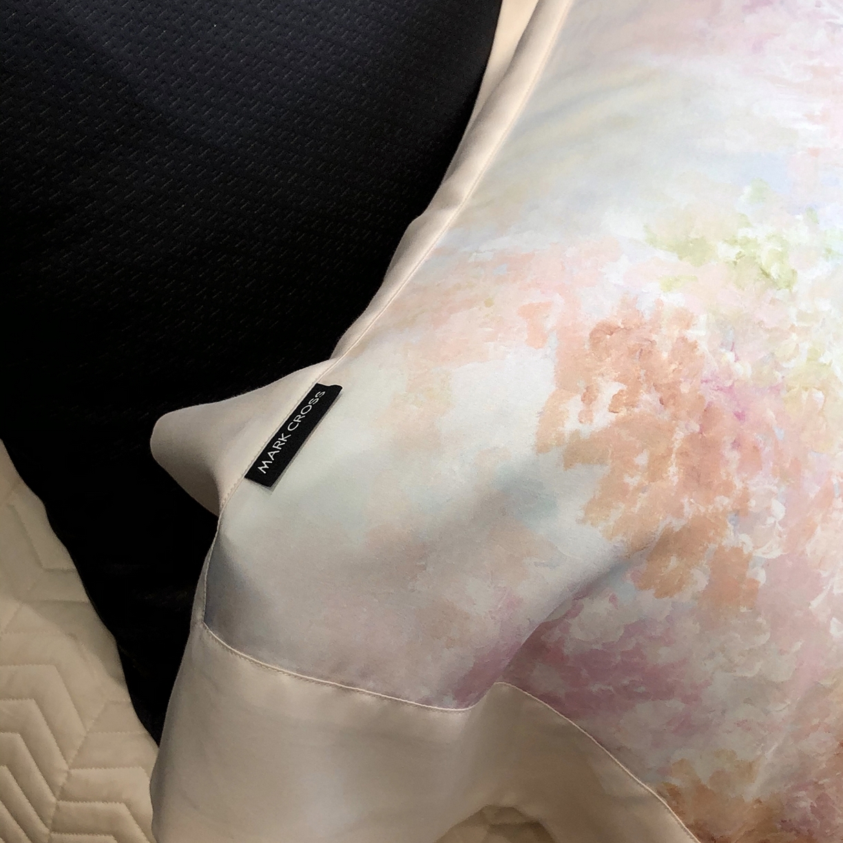 91家纺网 家纺一手货源 找家纺 佳汐蓝家纺 2025新款奶基米磨毛四件套系列 初恋-樱落粉