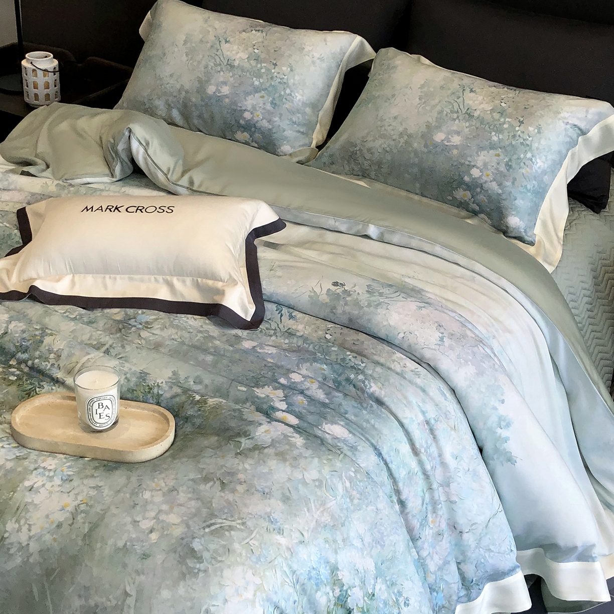 91家纺网 家纺一手货源 找家纺 佳汐蓝家纺 2025新款奶基米磨毛四件套系列 松蓝睡莲-青丘蓝