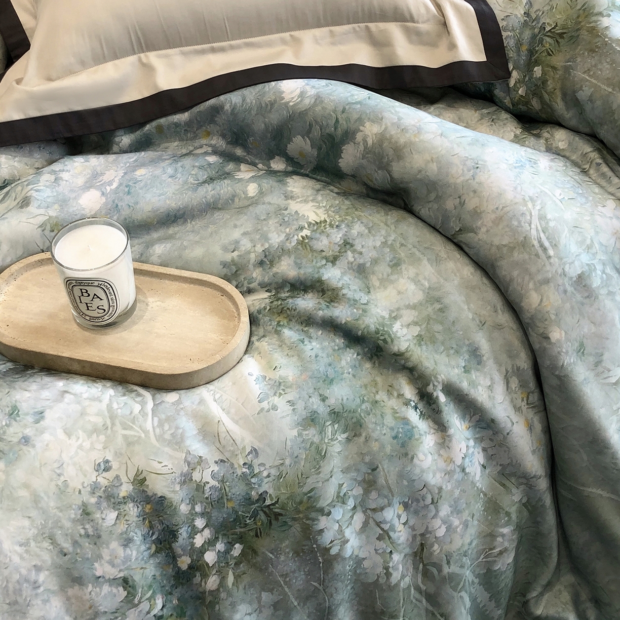 91家纺网 家纺一手货源 找家纺 佳汐蓝家纺 2025新款奶基米磨毛四件套系列 松蓝睡莲-青丘蓝