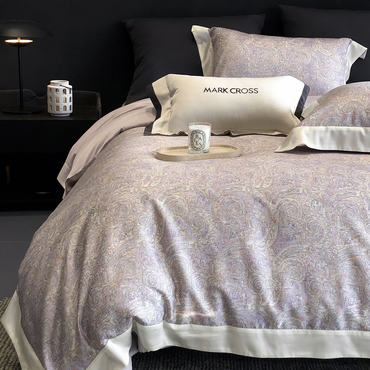 91家纺网 家纺一手货源 找家纺 佳汐蓝家纺 2025新款奶基米磨毛四件套系列 幻夜巴比伦-杜若紫