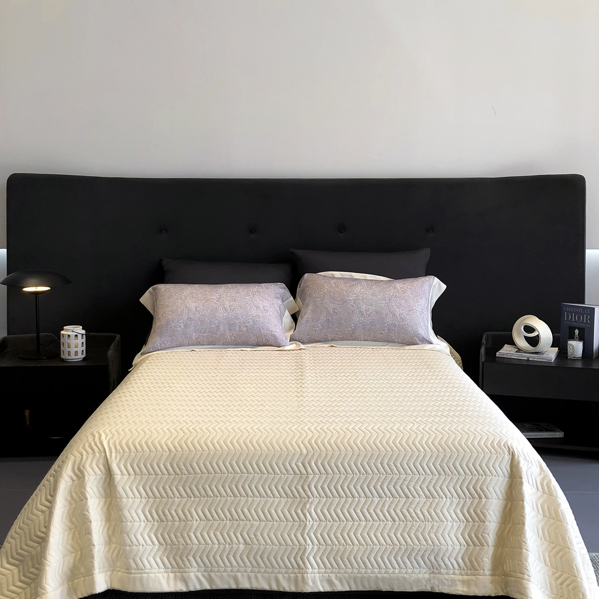 91家纺网 家纺一手货源 找家纺 佳汐蓝家纺 2025新款奶基米磨毛四件套系列 幻夜巴比伦-香槟绿