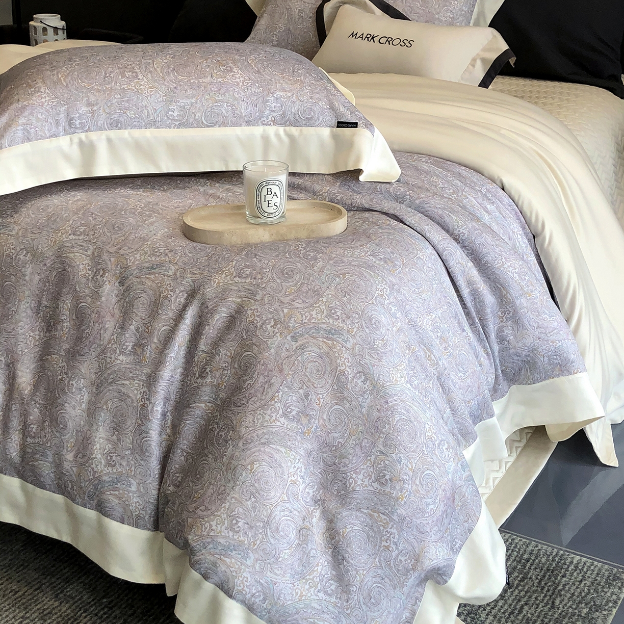 91家纺网 家纺一手货源 找家纺 佳汐蓝家纺 2025新款奶基米磨毛四件套系列 幻夜巴比伦-香槟绿