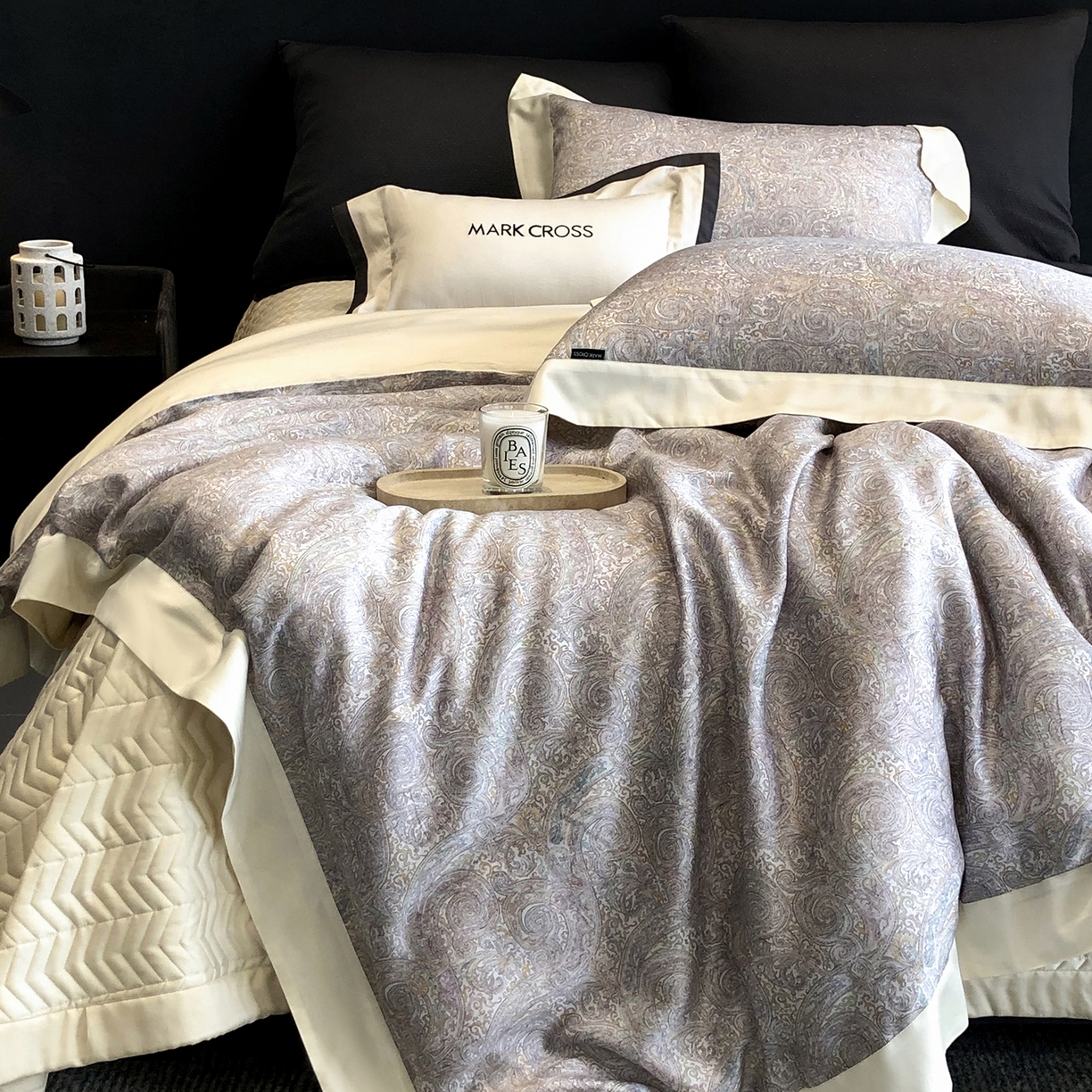 91家纺网 家纺一手货源 找家纺 佳汐蓝家纺 2025新款奶基米磨毛四件套系列 幻夜巴比伦-香槟绿