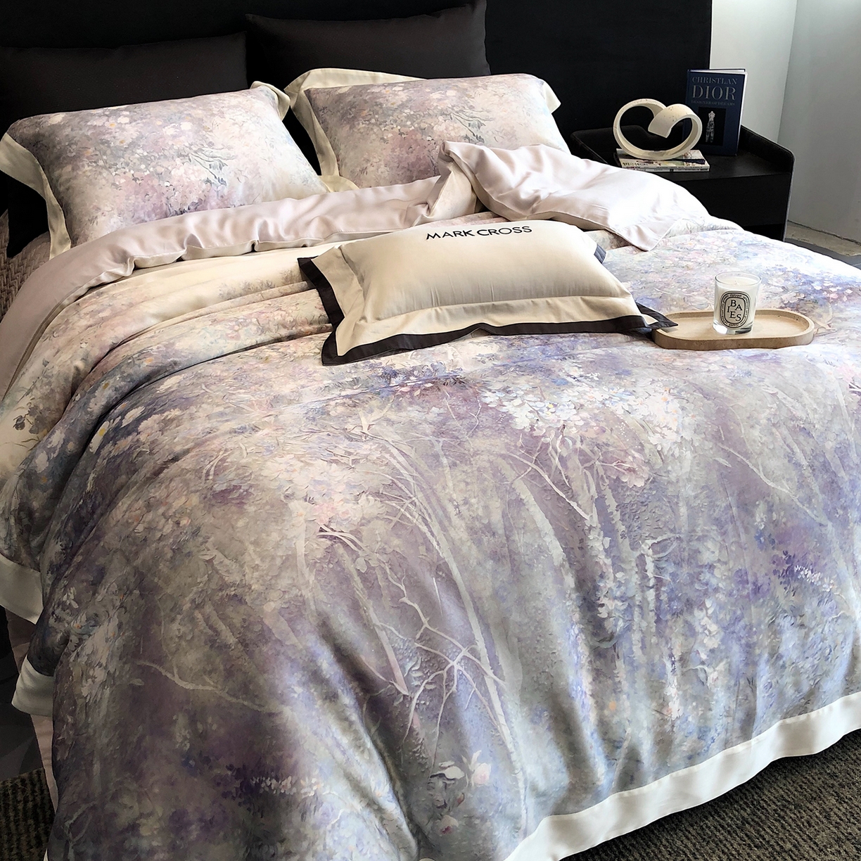 91家纺网 家纺一手货源 找家纺 佳汐蓝家纺 2025新款奶基米磨毛四件套系列 松蓝睡莲-木槿紫