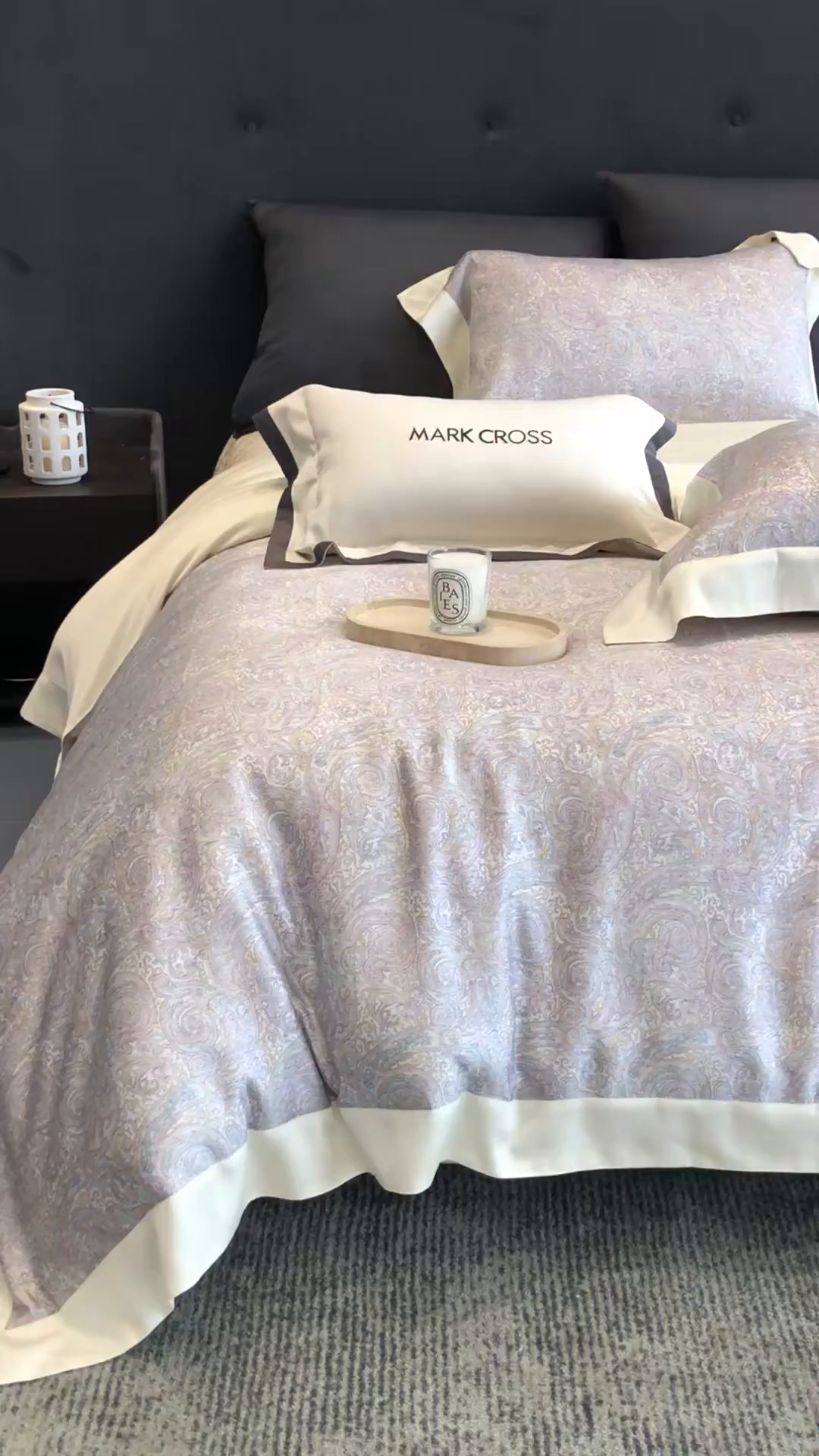 91家纺网 家纺一手货源 找家纺 佳汐蓝家纺 2025新款奶基米磨毛四件套系列 幻夜巴比伦-杜若紫