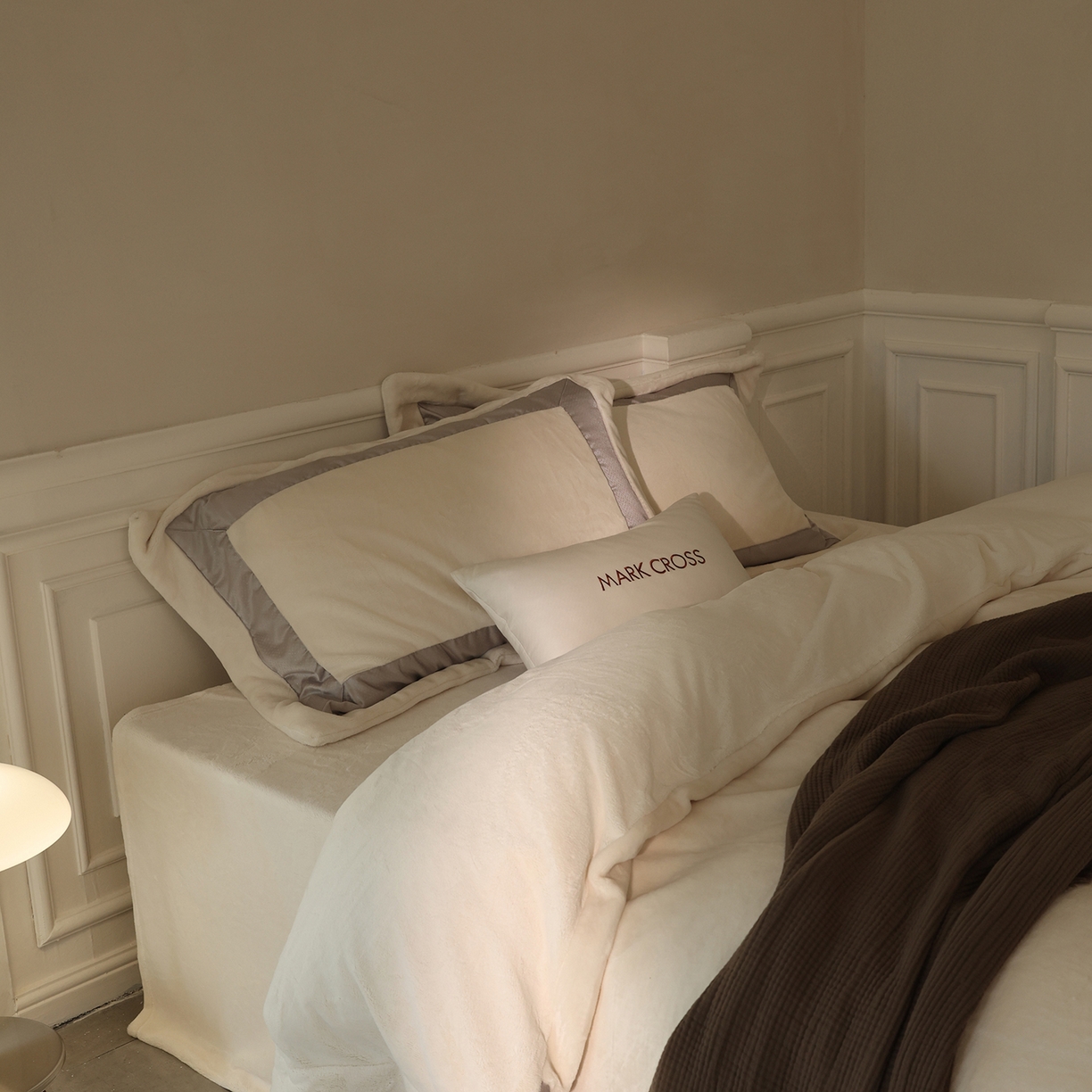 91家纺网 家纺一手货源 找家纺 （总）佳汐蓝家纺 2025新款轻奢质感软糯顶级慕丝牛奶绒系列四件套