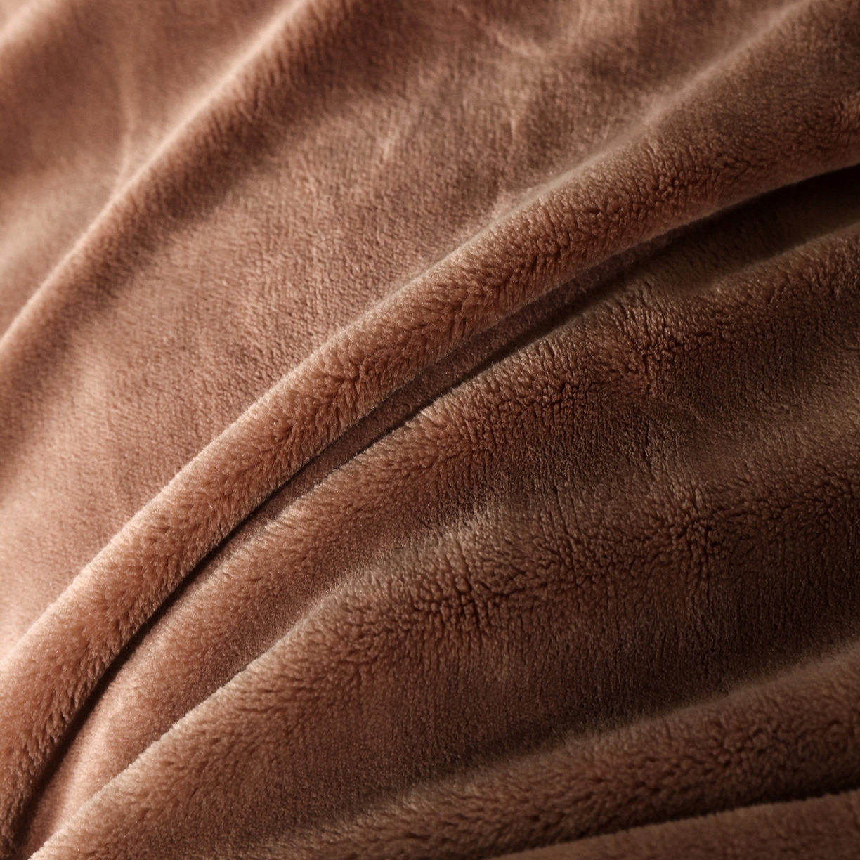 91家纺网 家纺一手货源 找家纺 佳汐蓝家纺 2025新款轻奢质感软糯顶级慕丝牛奶绒系列四件套 柔缎棕