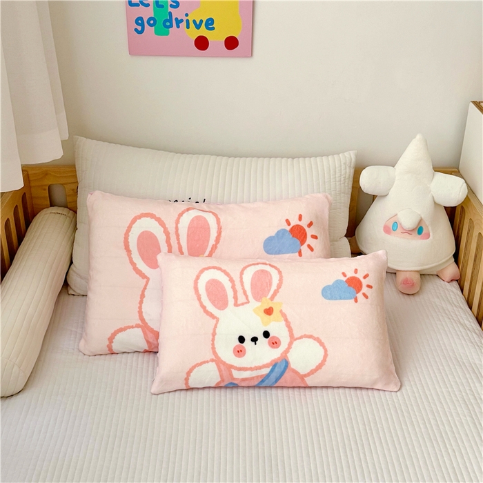 91家纺网 家纺一手货源 找家纺 萌宝家纺 2025新款儿童牛奶绒豆豆单品枕套 小兔子