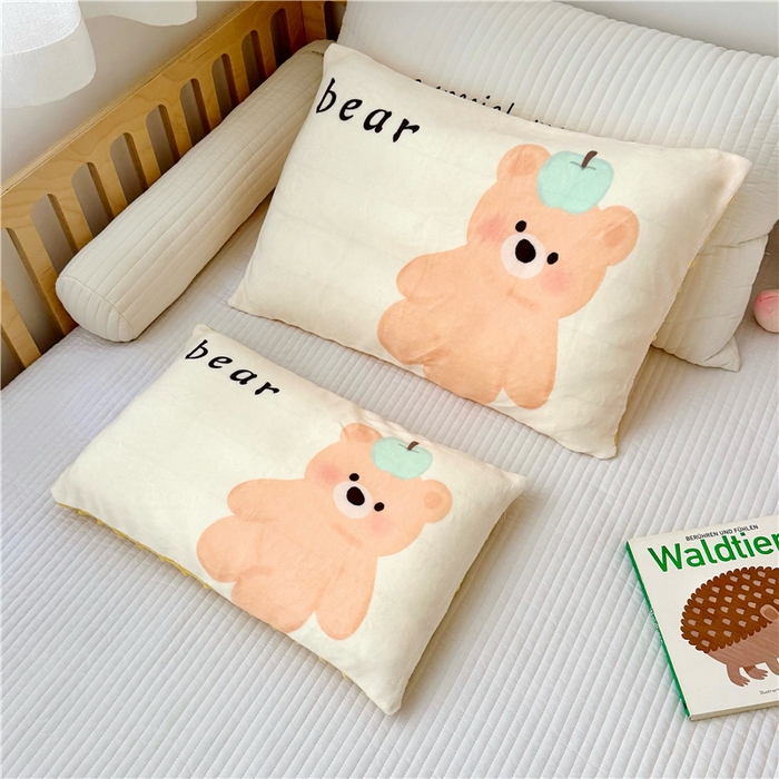 91家纺网 家纺一手货源 找家纺 萌宝家纺 2025新款儿童牛奶绒豆豆单品枕套 小熊