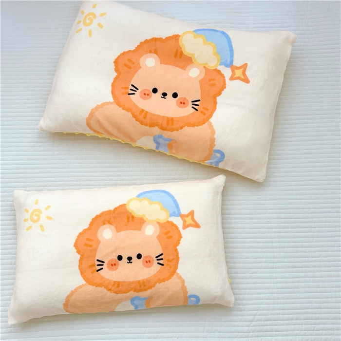 91家纺网 家纺一手货源 找家纺 萌宝家纺 2025新款儿童牛奶绒豆豆单品枕套 小狮子