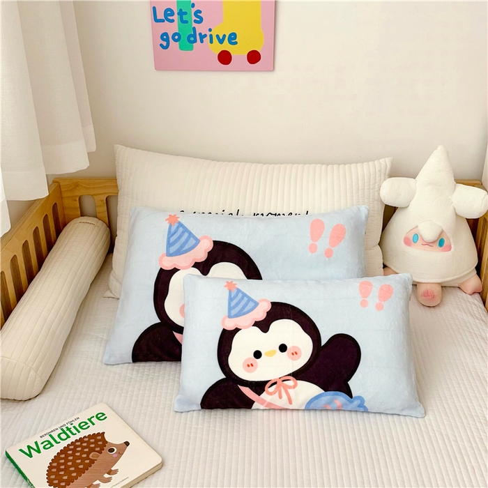 91家纺网 家纺一手货源 找家纺 萌宝家纺 2025新款儿童牛奶绒豆豆单品枕套 小企鹅