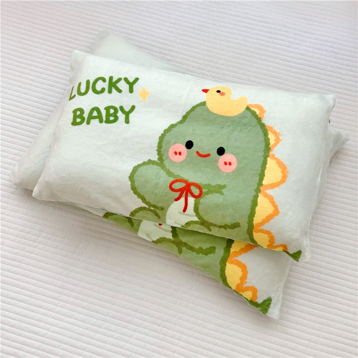 91家纺网 家纺一手货源 找家纺 萌宝家纺 2025新款儿童牛奶绒豆豆单品枕套 小恐龙