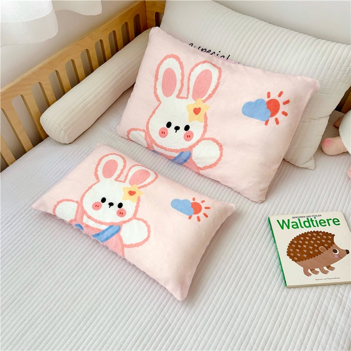 91家纺网 家纺一手货源 找家纺 萌宝家纺 2025新款儿童牛奶绒豆豆单品枕套 小兔子