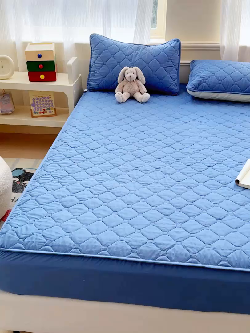 91家纺网 家纺一手货源 找家纺 慕克斯  2025新款原棉大豆抗菌夹棉防水床笠床垫保护罩-四季跑量款 蓝灰