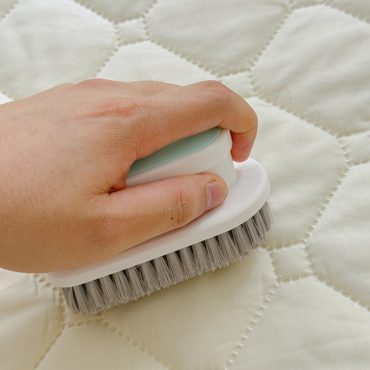 91家纺网 家纺一手货源 找家纺 慕克斯  2025新款原棉大豆抗菌夹棉防水床笠床垫保护罩-四季跑量款 米黄