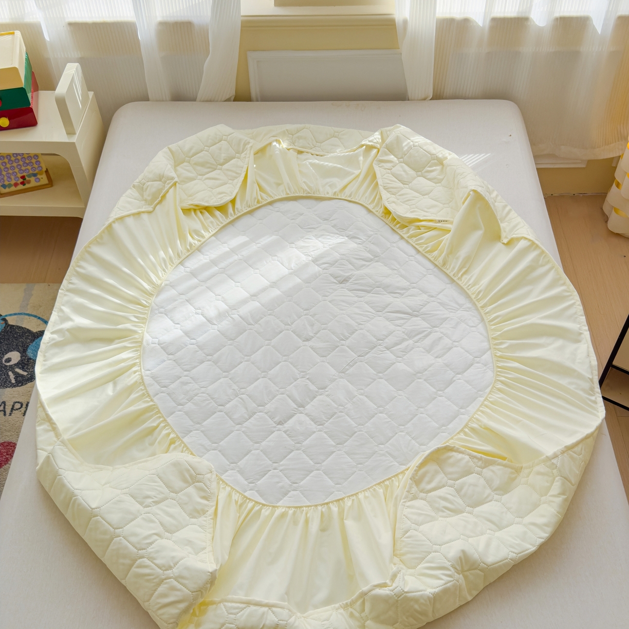 91家纺网 家纺一手货源 找家纺 慕克斯  2025新款原棉大豆抗菌夹棉防水床笠床垫保护罩-四季跑量款 米黄